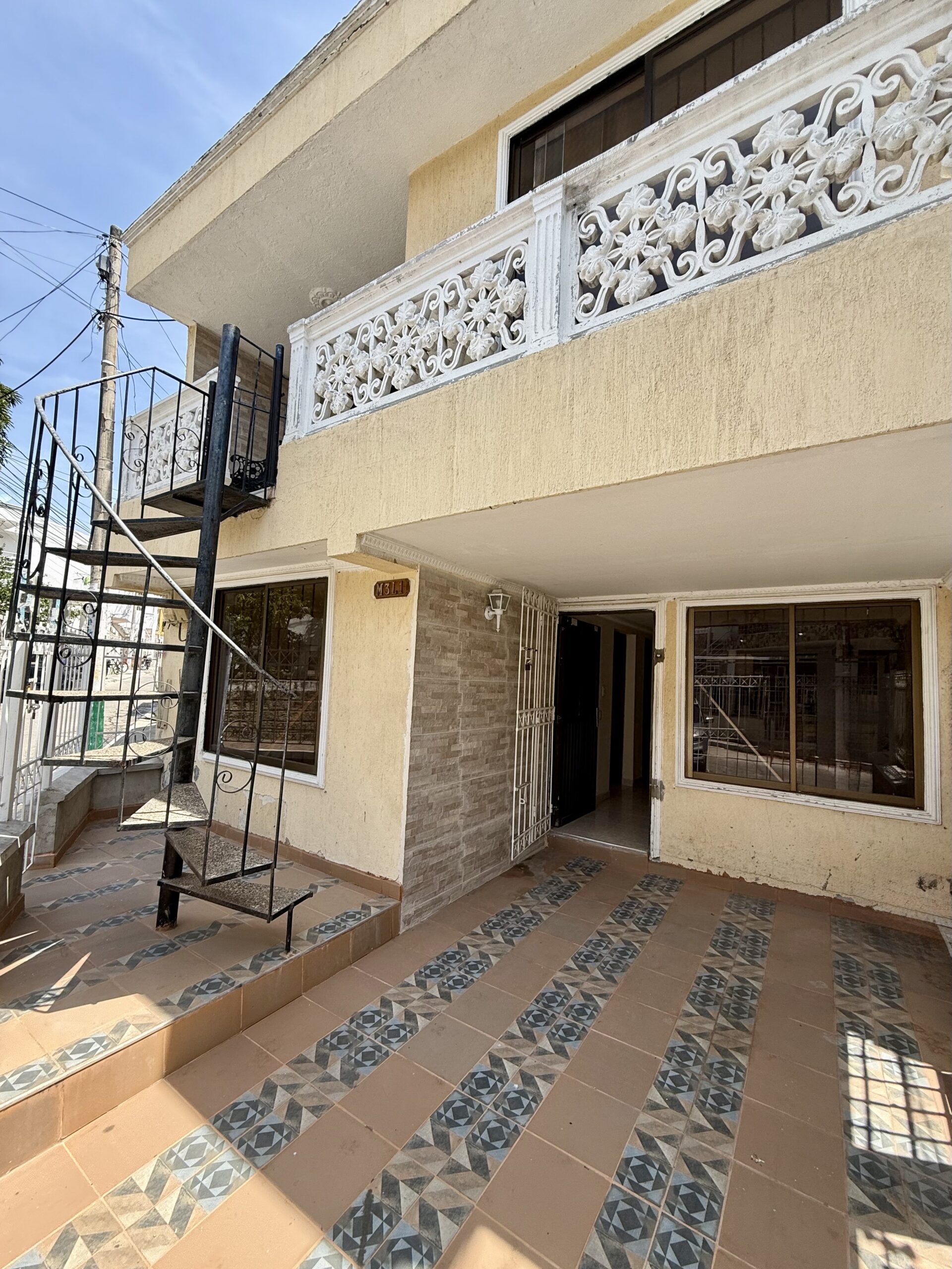 CASA BIFAMILIAR EN VENTA – URBANIZACIÓN EL SOCORRO l CARTAGENA