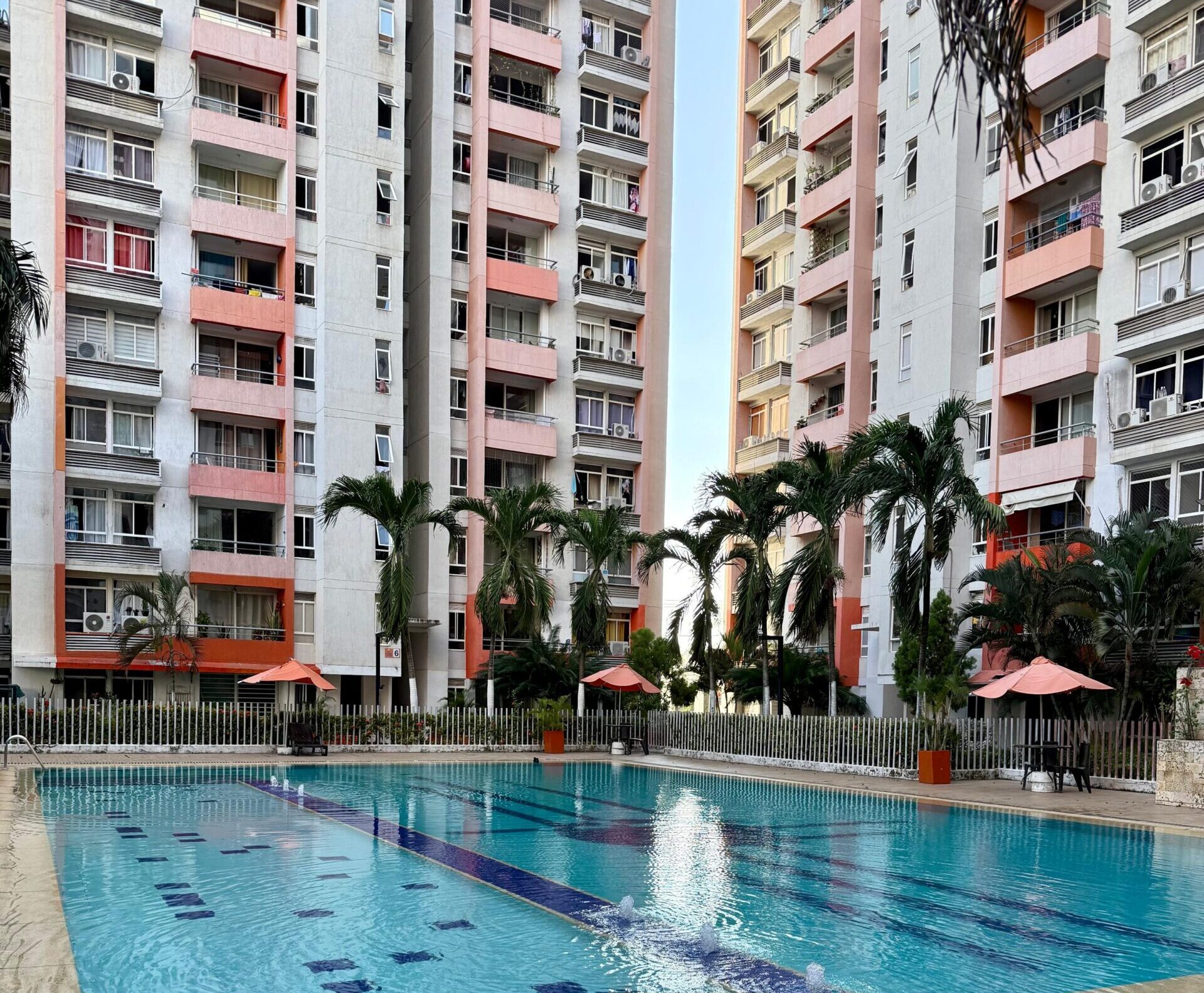 APARTAMENTO EN ARRIENDO — TORRES DE LA PLAZUELA, PISO 4 (REMODELADO)