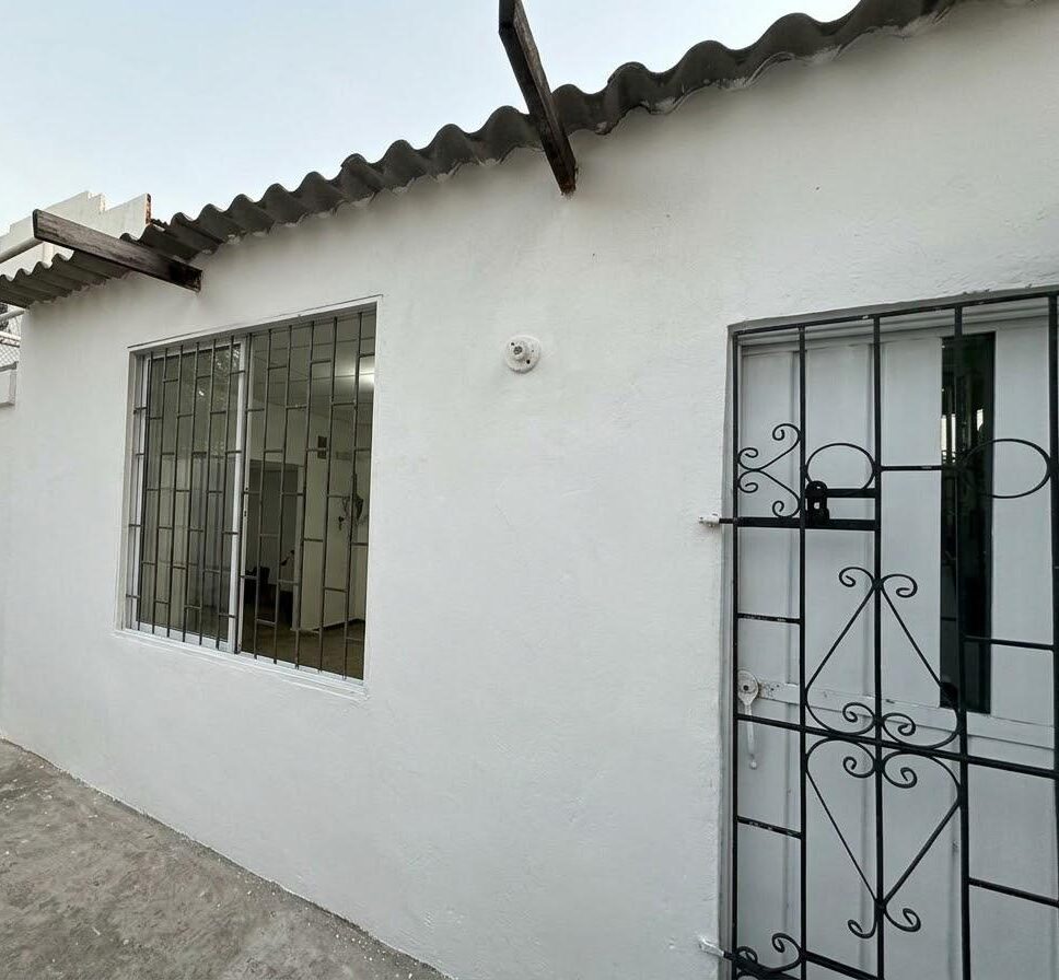 LOCAL COMERCIAL EN ARRIENDO — AVENIDA PEDRO HEREDIA (SECTOR ESCALLÓN VILLA)