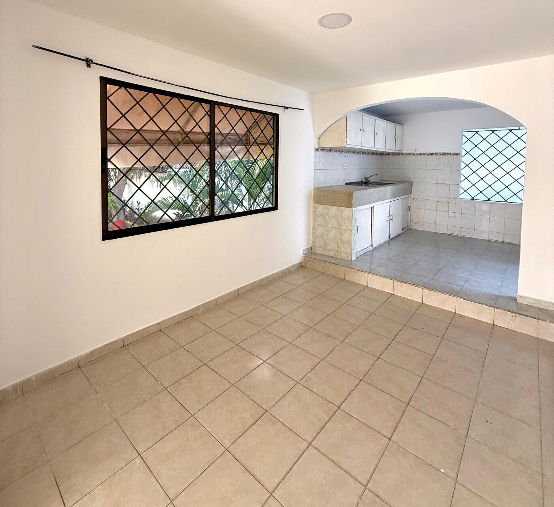 APARTAMENTO EN ARRIENDO — BARRIO SANTA LUCÍA (SEGUNDO PISO)
