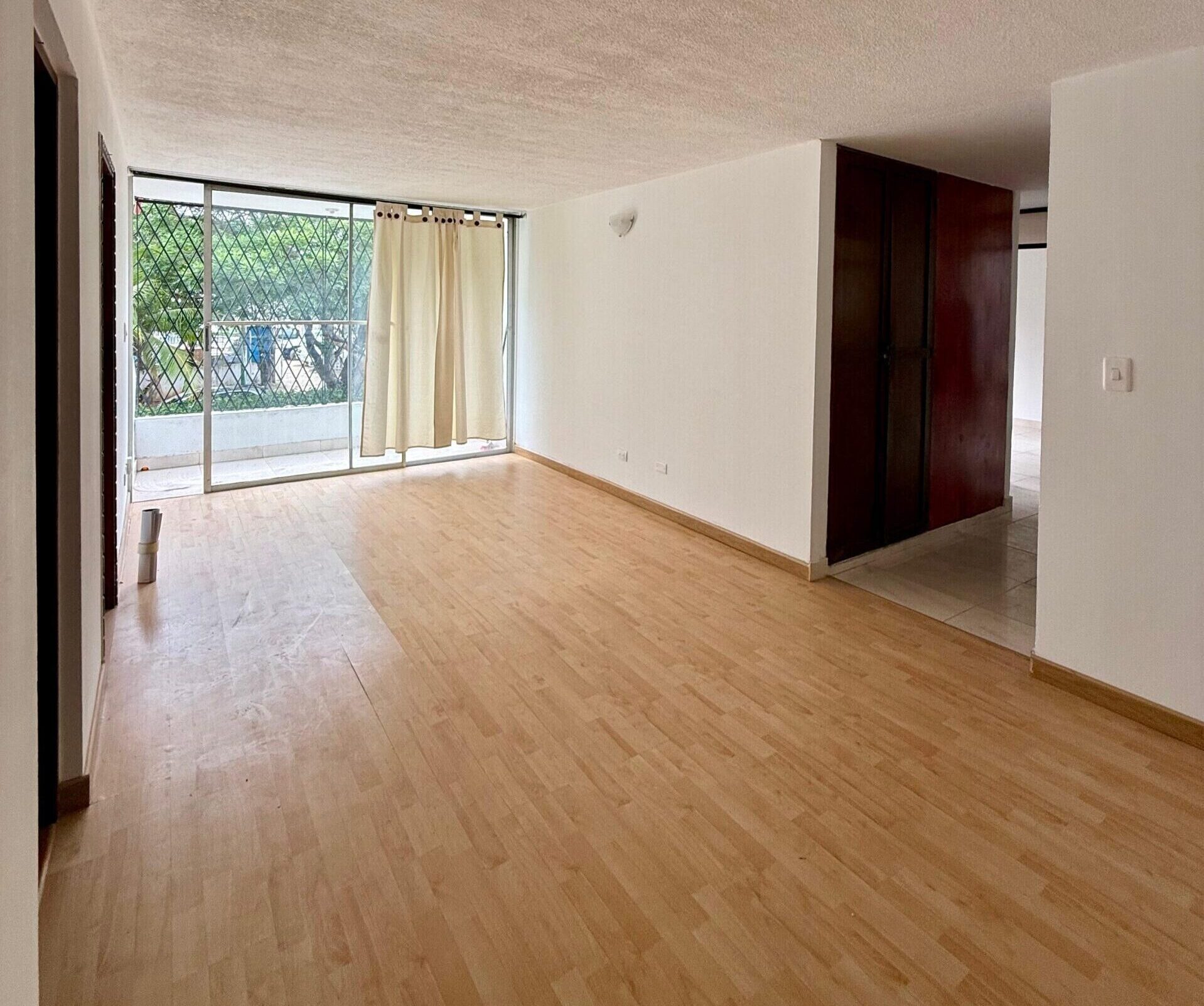 APARTAMENTO EN ARRIENDO — URBANIZACIÓN SANTA LUCÍA
